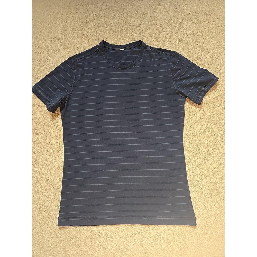 Lulelemon mens blue green striped crew neck tee size‎ M Athletica
